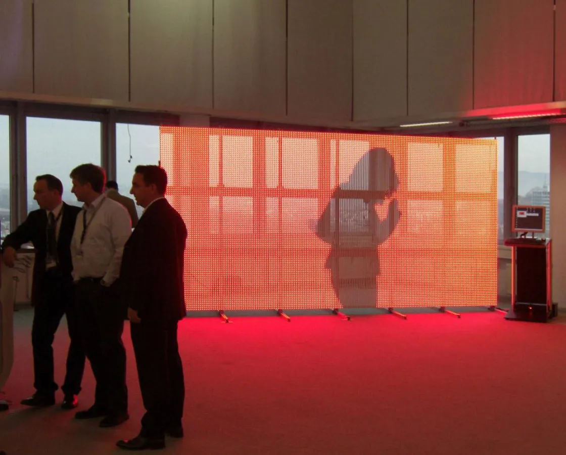 Die neuartige Kreativ-LED ict inspire m25w ist nur eines der Highlights, die die ict AG auf der ISE in Amsterdam zeigt.