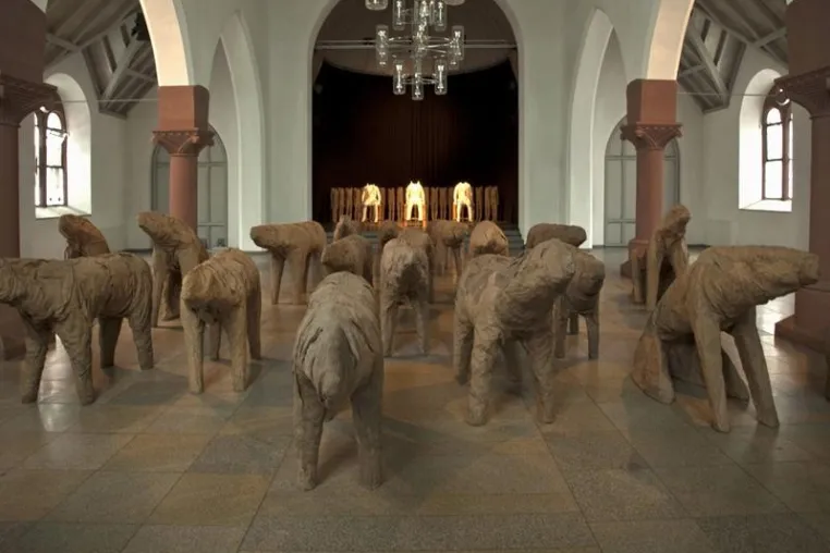 "Magdalena Abakanowicz" im Kulturzentrum Englische Kirche und in der Galerie Scheffel, Bad Homburg Bild: "Magdalena Abakanowicz" im Kulturzentrum Englische Kirche und in der Galerie Scheffel, Bad Homburg