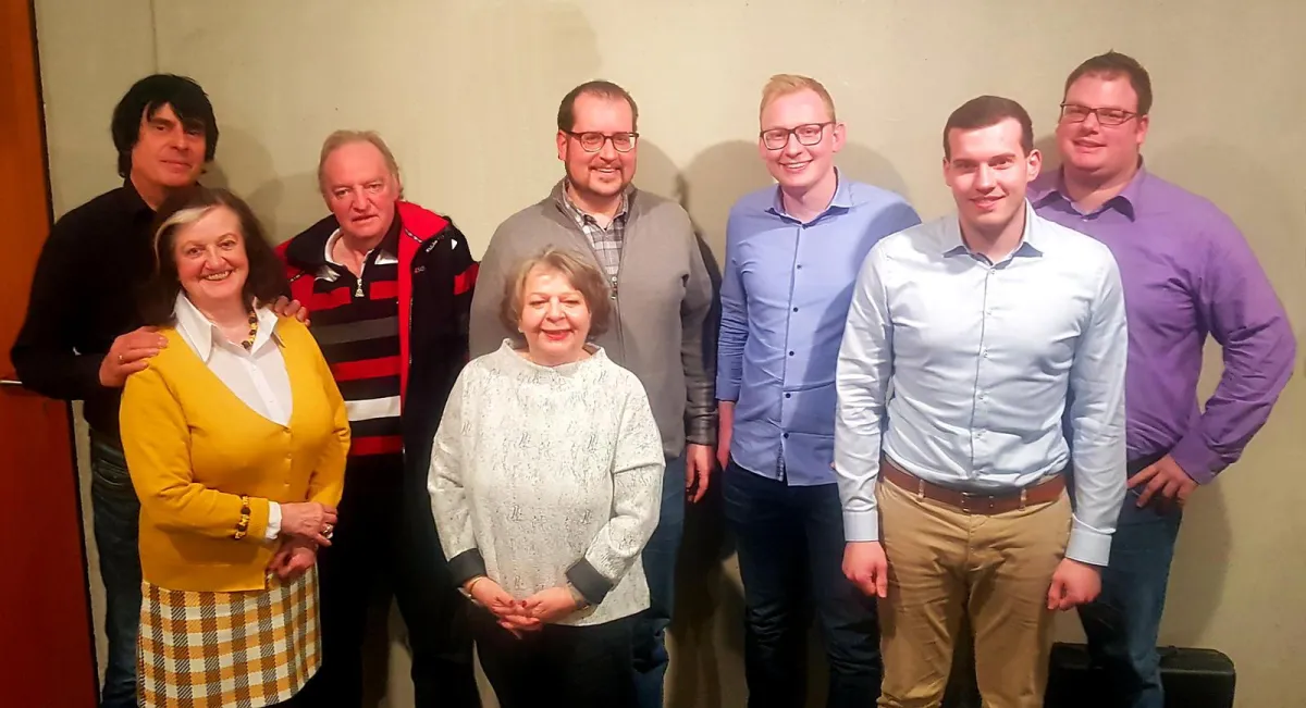 Der neue Vorstand der FDP Elsdorf (Vorsitzender A. Cizmowski, 4. v. rechts)