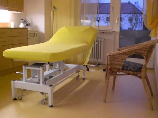 Alternative Medizin und Physiotherapie im Fünf-Seen-Land Von Akupunktur bis Qigong Bild: Alternative Medizin und Physiotherapie im Fünf-Seen-Land Von Akupunktur bis Qigong