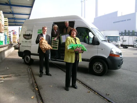 Bild: X-Leasing GmbH erweitert den Fuhrpark der MÜNCHNER TAFEL e.V. um einen klimaneutralen Lieferwagen