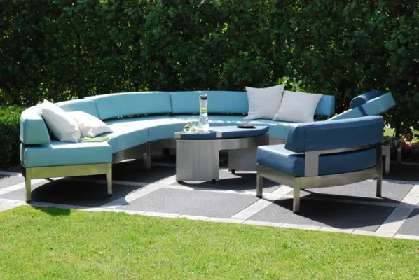 Bild: EINFACH GENIAL - Gartencouch für Herbst und Winter