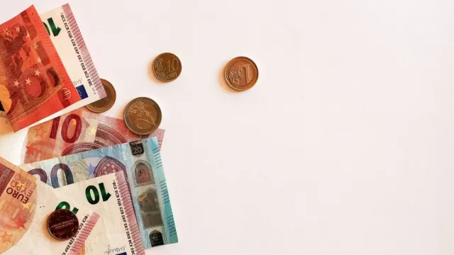 Bild: Bavaria Finanz Service: Erleichterung durch Umschuldung