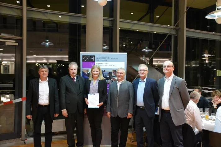 Bild: B. Eng. Veronika Rappl erhielt an der OTH Regensburg den IfKom-Preis 2022 