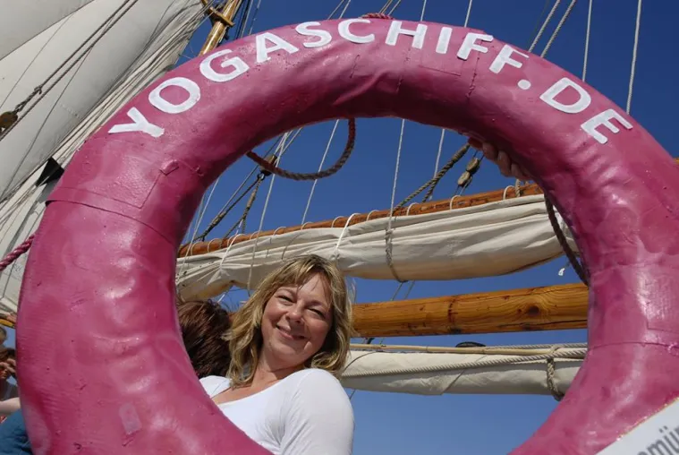 Bild: Das Yoga-Schiff sticht in internationale See