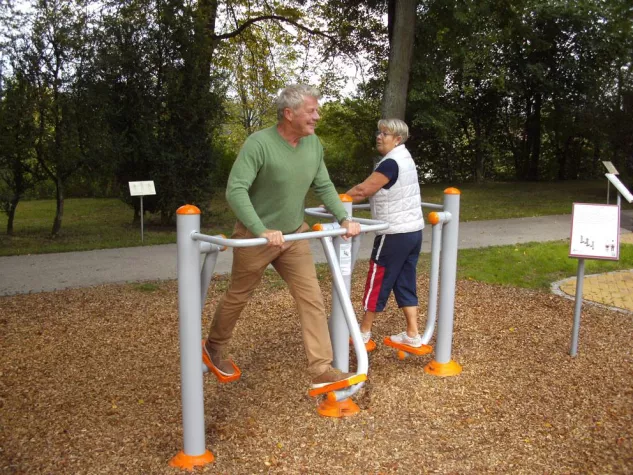 Bild: Jung und Alt trainieren zusmmen