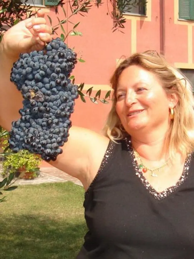 Mit viel Liebe und Engagement kümmert sich die Deutsche Sabine Ehrmann darum, einheimische Trauben in Alessandria zu kultivieren.