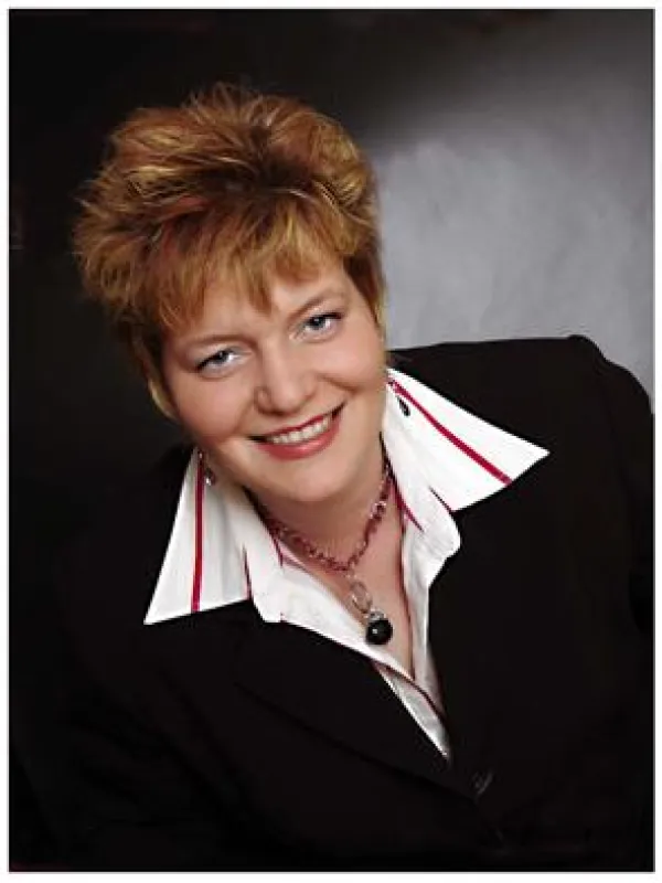 Portrait von Tanja Falge