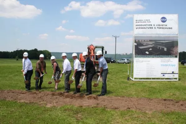 Bild: Offizieller Spatenstich: AZUR Solar baut neue Zentrale in Leutkich