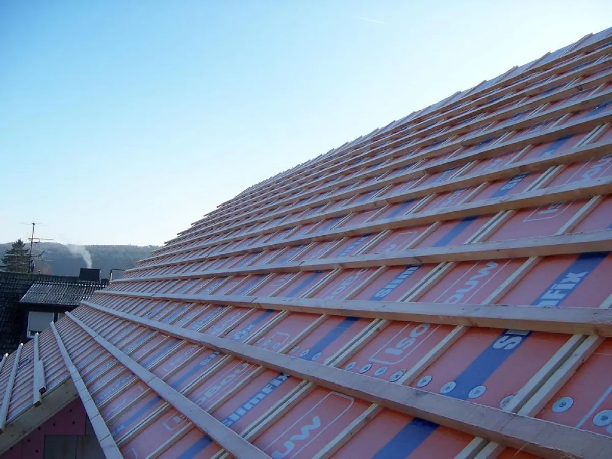 Dachsanierung mit IsoBouw S-PLS Elementen in Lahntal