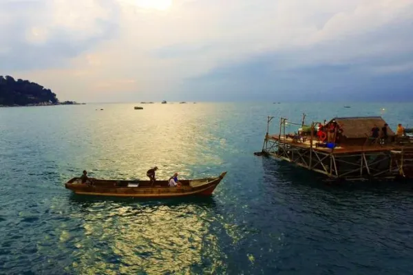 Bild: Banyan Tree Bintan: Über dem Meer dinieren