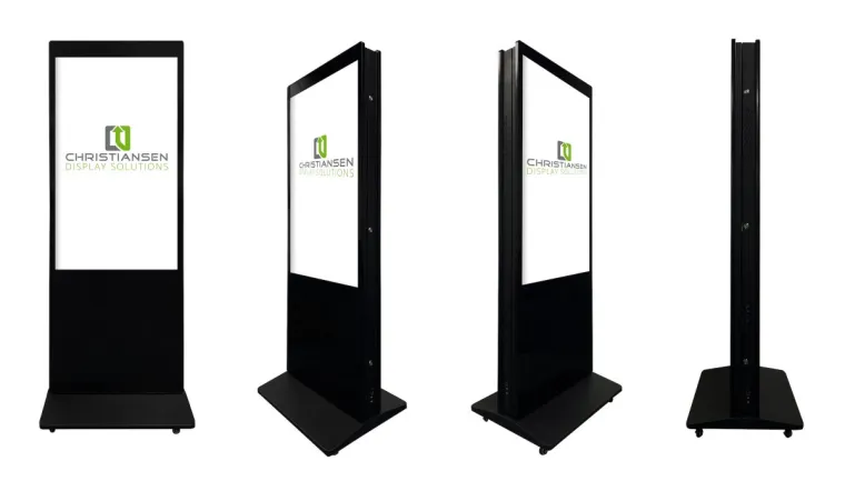 Bild: Doppelseitige Digital Signage Stelen erhöhen die Aufmerksamkeit