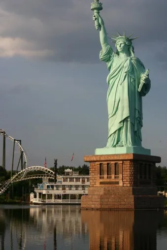 „Happy birthday Miss Liberty, happy birthday to you …” Bild: „Happy birthday Miss Liberty, happy birthday to you …”