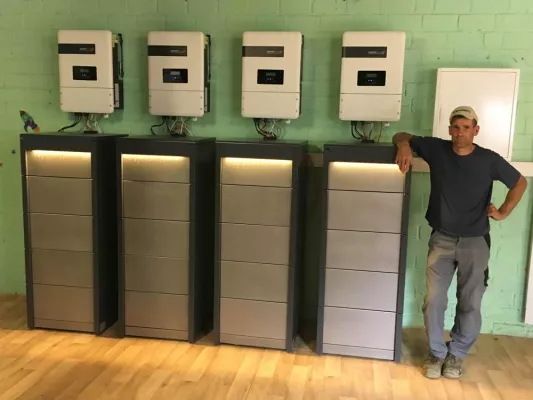 Bild: Sicher, zuverlässig, wirtschaftlich – Stromspeicher in der Landwirtschaft