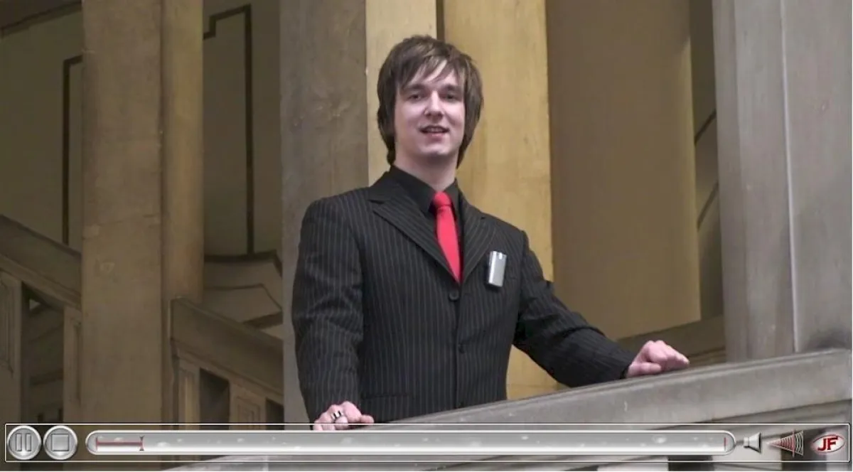 Sebastian Höhne, Business Unit Manager von JustFirms, einem Unternehmensbereich der HOEHNE AG, erhält die begehrte Auszeichnung der Initiative Mittelstand