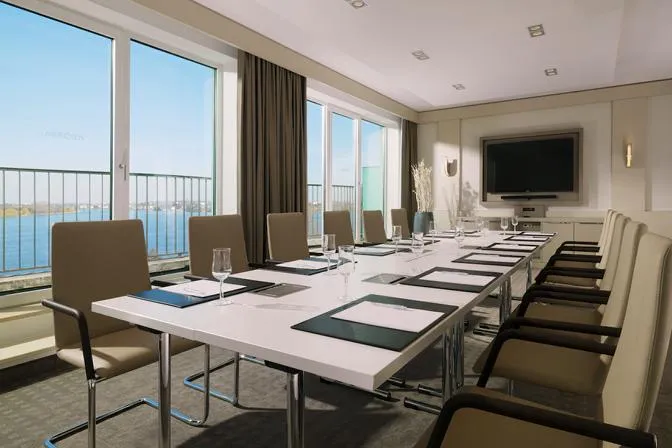 Bild: „Meeting with a View“: Tagen mit Blick auf die Außenalster