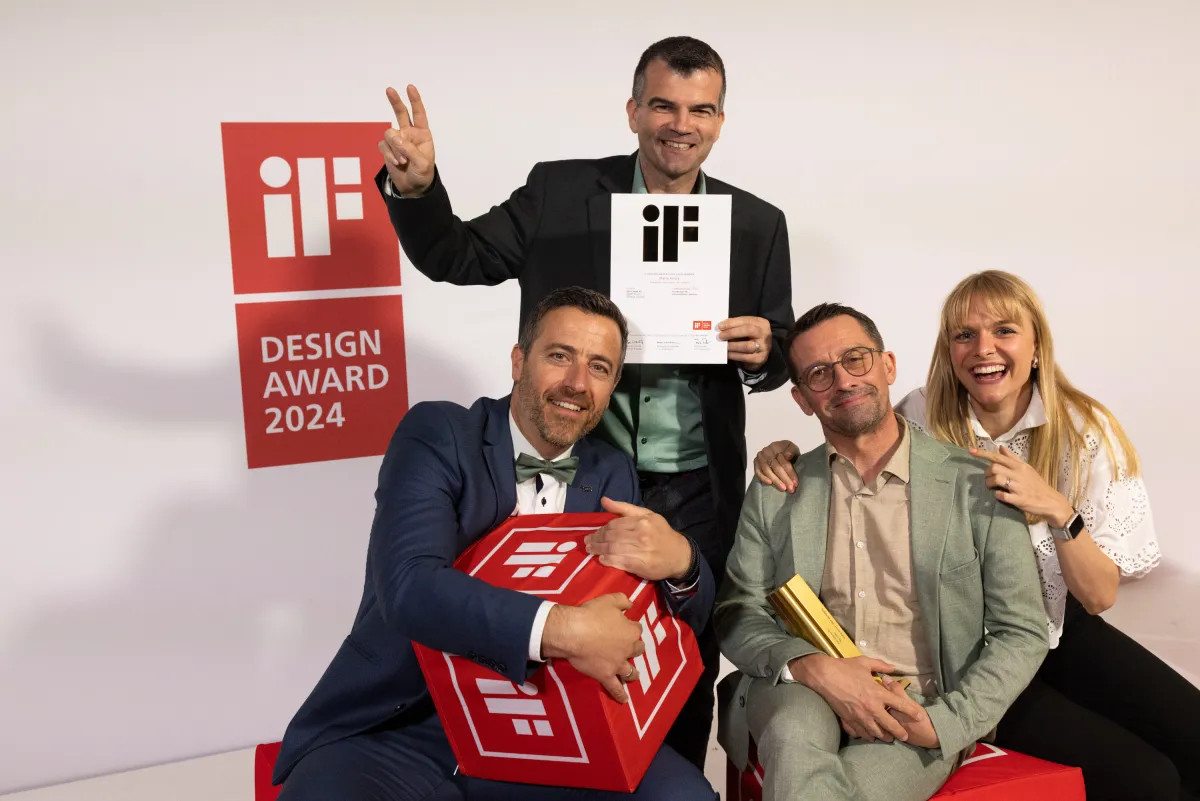 Preisverleihung: Hubert Wernet,  Marco Manna, Frederik Zecheus, Luisa Sepp (Karl Knauer KG) (© Karl Knauer KG)