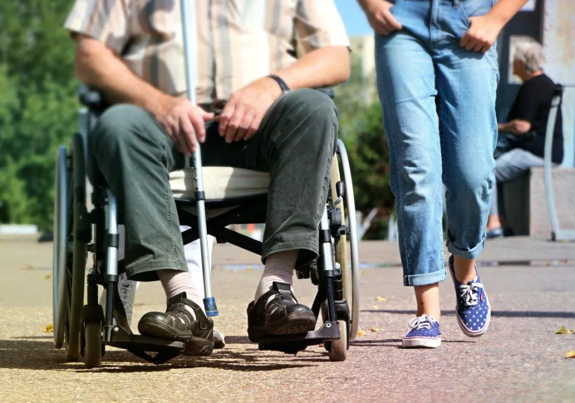Mode spielt auch für Menschen mit Behinderungen eine Rolle (Symbolfoto: Pixabay)