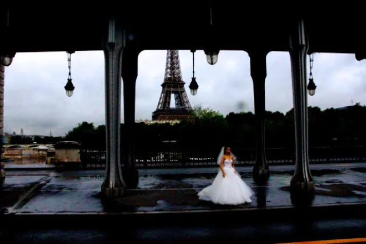 Bild: BERLIN – PARIS – PROJEKT #1. massholders moments while passing bridges