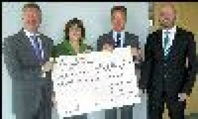 Bild: Stiftung Kreissparkasse spendet 2.000 Euro für Arbeitskreis Leben Nürtingen