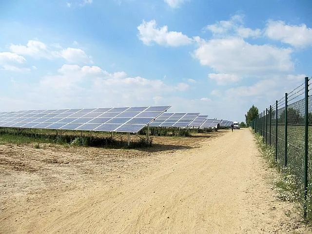 1,53 MW Photovoltaikkraftwerk geht bei Leipzig ans Netz Bild: 1,53 MW Photovoltaikkraftwerk geht bei Leipzig ans Netz