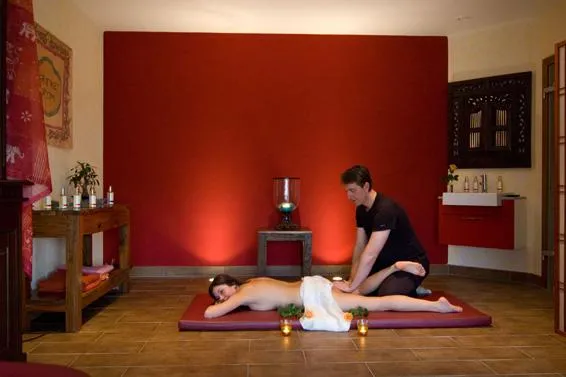 Mit Wellnessanwendungen im Wellnesshotel Ödhof entspannt in den bezaubernden Winter Bild: Mit Wellnessanwendungen im Wellnesshotel Ödhof entspannt in den bezaubernden Winter