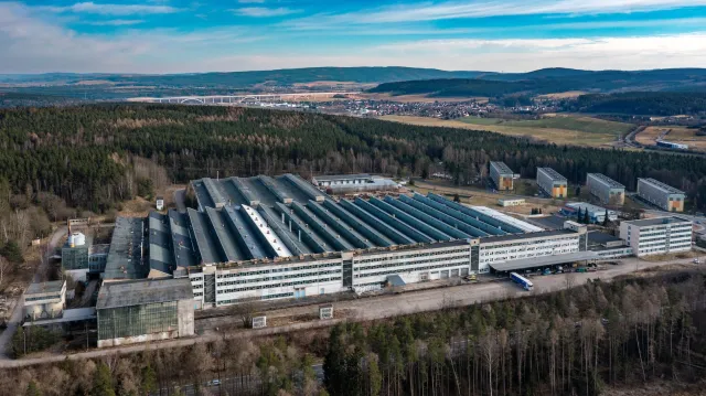 Bild: Projekt 95 erwirbt ehemaliges Werk  „Graf von Henneberg Porzellan“ in Ilmenau