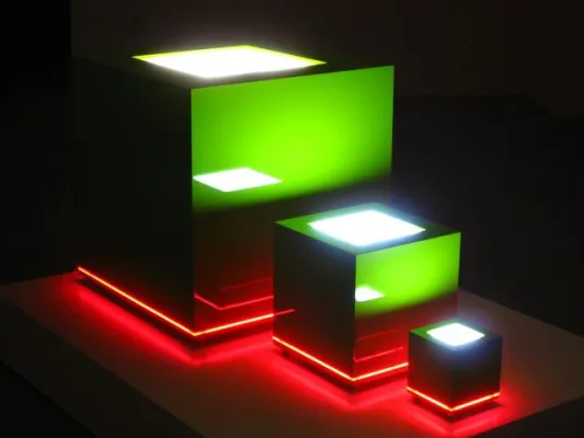 Bild: Stefan Bechert "Lichtskulpturen - Lichtobjekte" - Vernissage am 23.2.13 in der Galerie BLAUE STUNDE