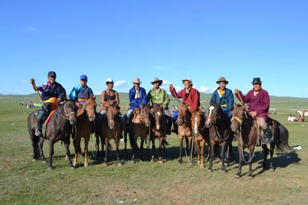Reisen für Pferdefreunde in die Mongolei Bild: Reisen für Pferdefreunde in die Mongolei