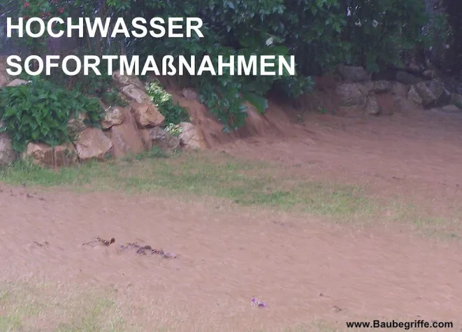 Bild: Sofortmaßnahmen während und nach dem Hochwasser