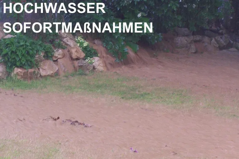 Bild: Sofortmaßnahmen während und nach dem Hochwasser