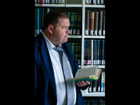 Bild: Professor Harald Seubert: Besondere Bücher der Exaiphnes Editionen 