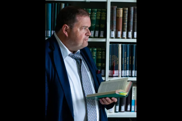 Bild: Professor Harald Seubert: Besondere Bücher der Exaiphnes Editionen 