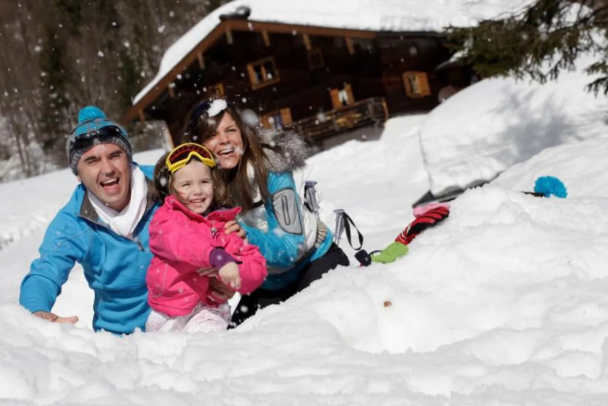 Winterurlaub mit Spaß im Schnee für die ganze Familie