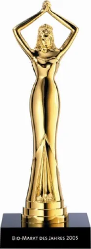 Selly2005 in Gold auf weltgrößter Lebensmittelmesse Anuga in Köln: Biolüske erhält Auszeichnung als ´Bio-Markt des Jahres´und ist damit bester Bio-Supermarkt Deutschlands Bild: Selly2005 in Gold auf weltgrößter Lebensmittelmesse Anuga in Köln: Biolüske erhält Auszeichnung als ´Bio-Markt des Jahres´und ist damit bester Bio-Supermarkt Deutschlands