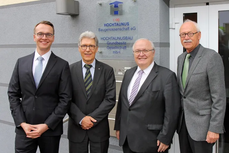 Dr. Sven Groth wird neuer Vorstand der Hochtaunusbau / Dank an langjährigen Vorstand Bernd Arnold Bild: Dr. Sven Groth wird neuer Vorstand der Hochtaunusbau / Dank an langjährigen Vorstand Bernd Arnold