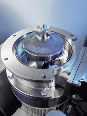 Bild: Romaco FrymaKoruma auf der Anuga FoodTec 2009 - Mahl- und Vakuumprozesstechnik nach dem Rotor-Stator-Prinzip