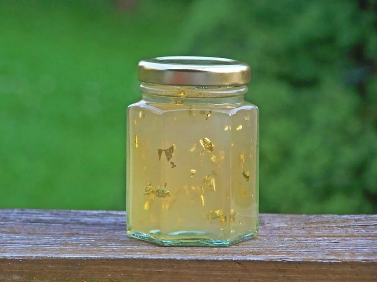 Champagner-Aufstrich (Champagner-Gelee) mit 23-karätigem Blattgold: Die Krönung eines jedes Luxus-Frühstück