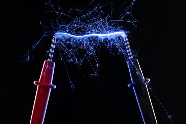 Bild: Elektrotechnik und Zuverlässigkeitsingenieurwesen: Jetzt informieren und berufsbegleitend durchstarten!