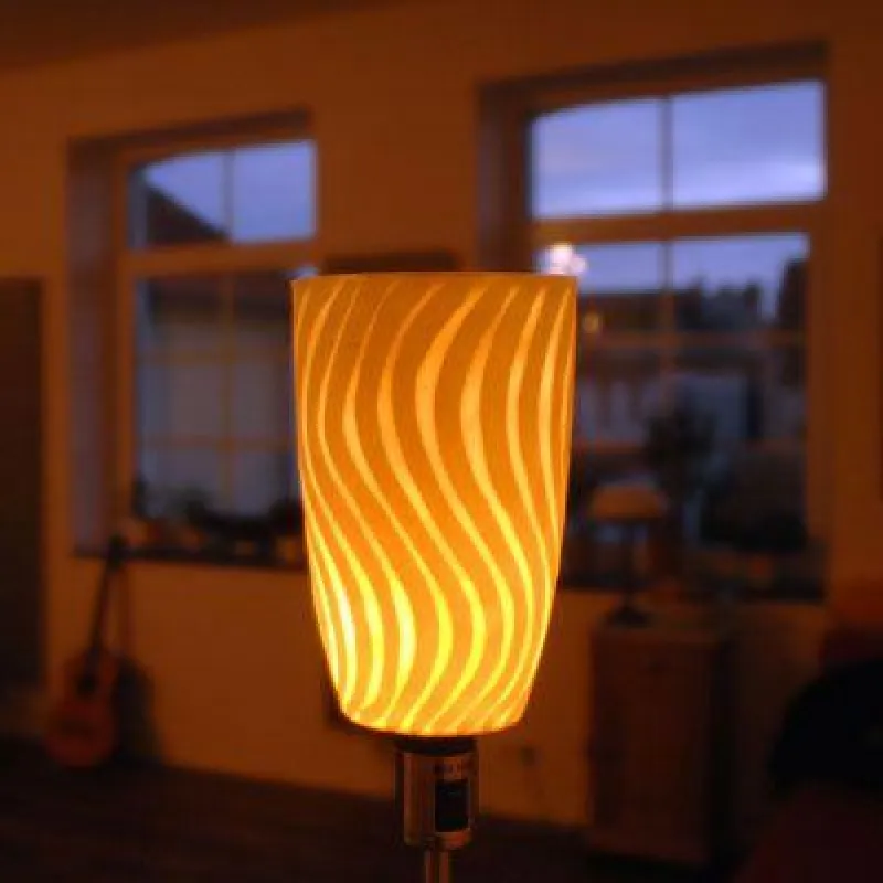 Stimmungsvolle Porzellanlampe. Foto: ARTmosphäre