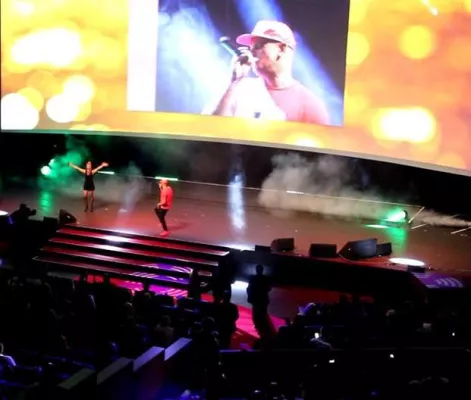 Bild: 2schneidig live auf Sommergartenbühne der Berliner Messe