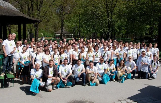Bild: Planet 21 Day: 90 Accor-Mitarbeiter sammeln Müll im Englischen Garten