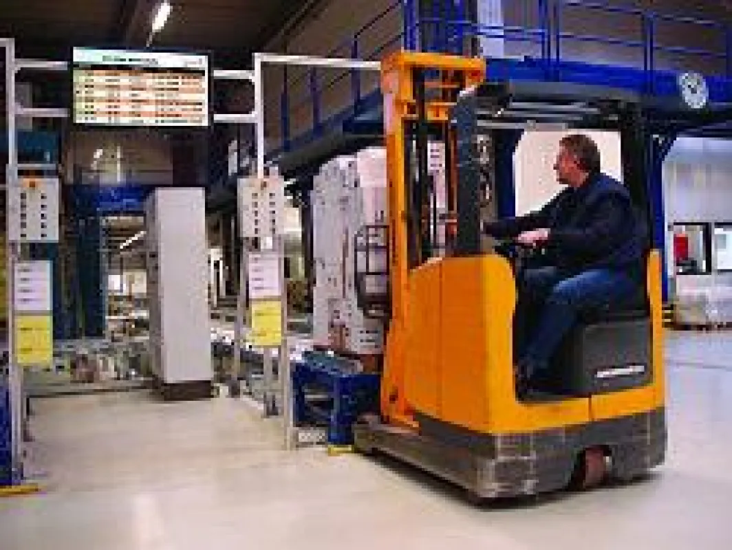 Daten aus dem Transportmanagement optimieren die Planung in Produktion und Lager. Quelle: KfdM