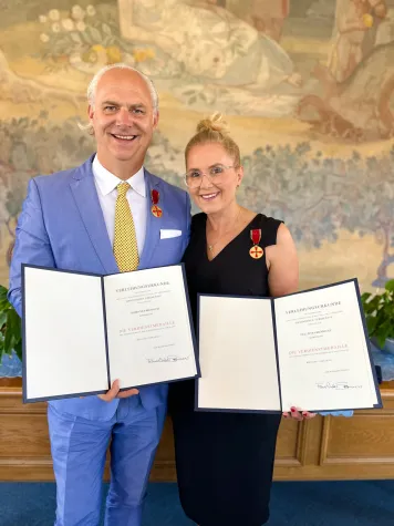 Bundesverdienstkreuz für Nils und Petra Brennecke Bild: Bundesverdienstkreuz für Nils und Petra Brennecke