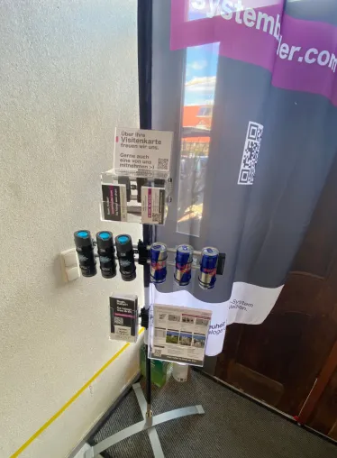 Argumente für neues Werbehalter-System von 'Systembutler' als Messe-Zubehör für Roll ups und Flags Bild: Argumente für neues Werbehalter-System von 'Systembutler' als Messe-Zubehör für Roll ups und Flags