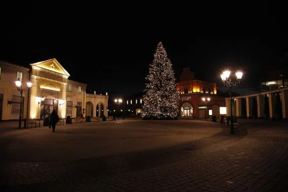 Entspanntes Shopping in himmlischer Weihnachtsatmosphäre im Designer Outlet Berlin Bild: Entspanntes Shopping in himmlischer Weihnachtsatmosphäre im Designer Outlet Berlin