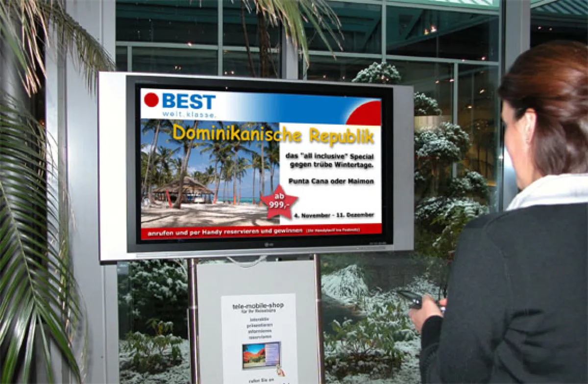 Pressefoto,Reisebüro mit Kundin