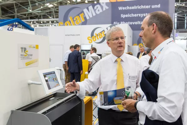 Bild: SolarMax präsentiert neue Wechselrichterserien für Gewerbe- und Industrieanlagen