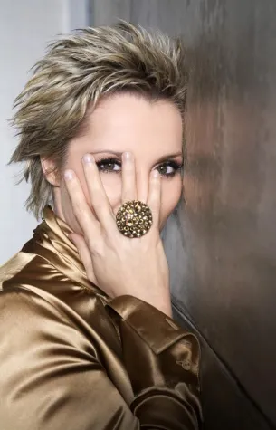 Bild: Treffen mit RTL-Moderatorin Janine Steeger zu ersteigern