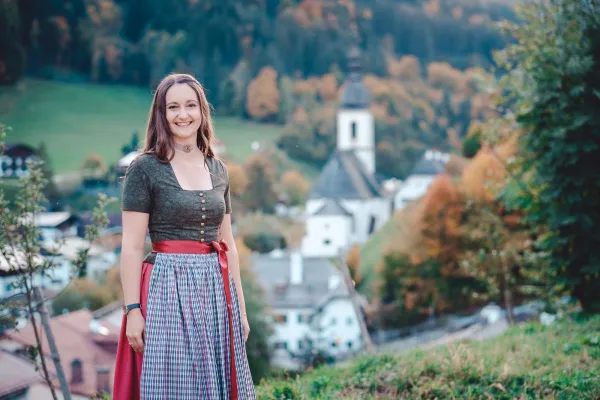 Bild: Erste Stipendiatin des Swissfeel-DHA-Förderpreises hat Studium an der Deutschen Hotelakademie aufgenommen